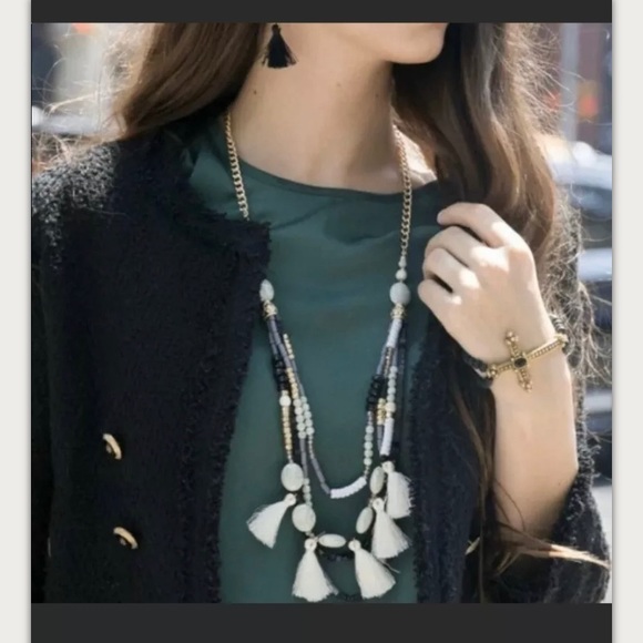 Plunder Izzy Necklace - beads with white tassels - Picture 4 of 4